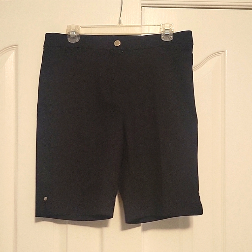 NWOT Anne Klein Black Shorts Size 6